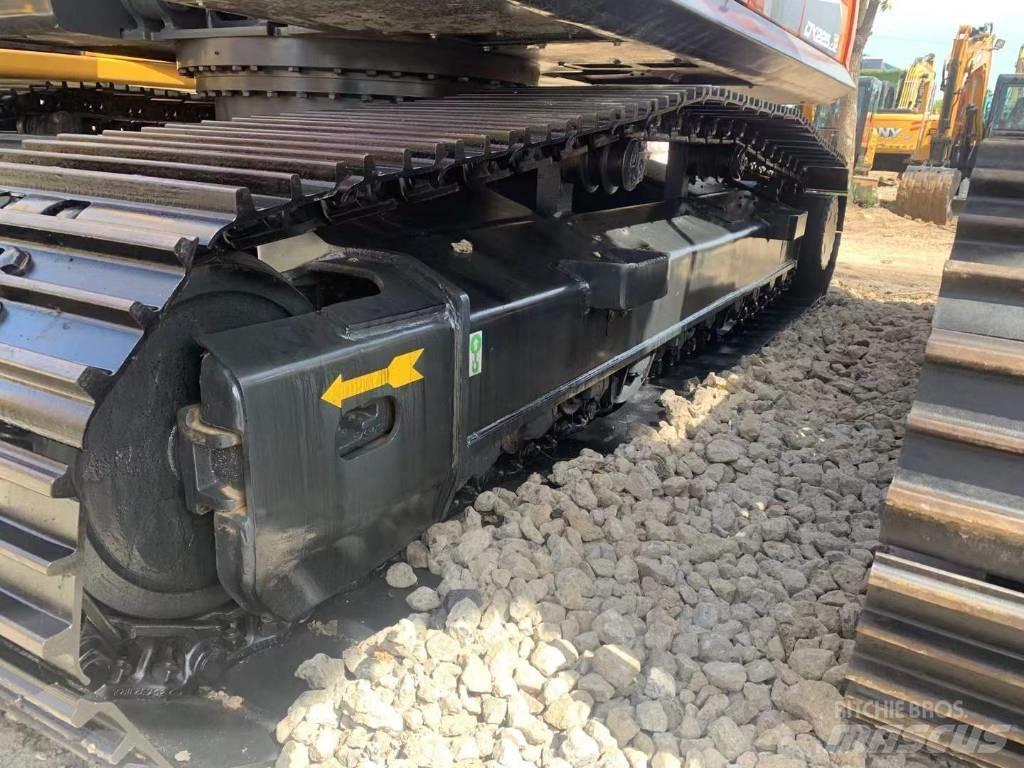 Doosan DX 225 Bandgrävare