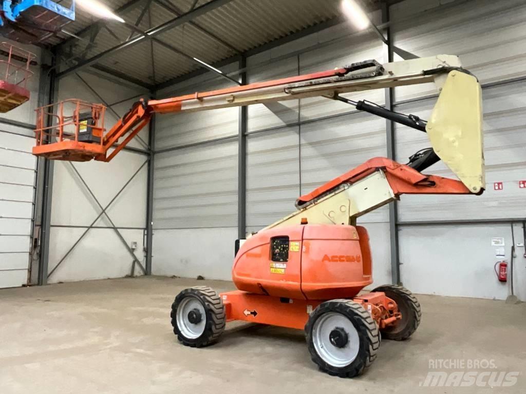 JLG 600 AJ Bomliftar
