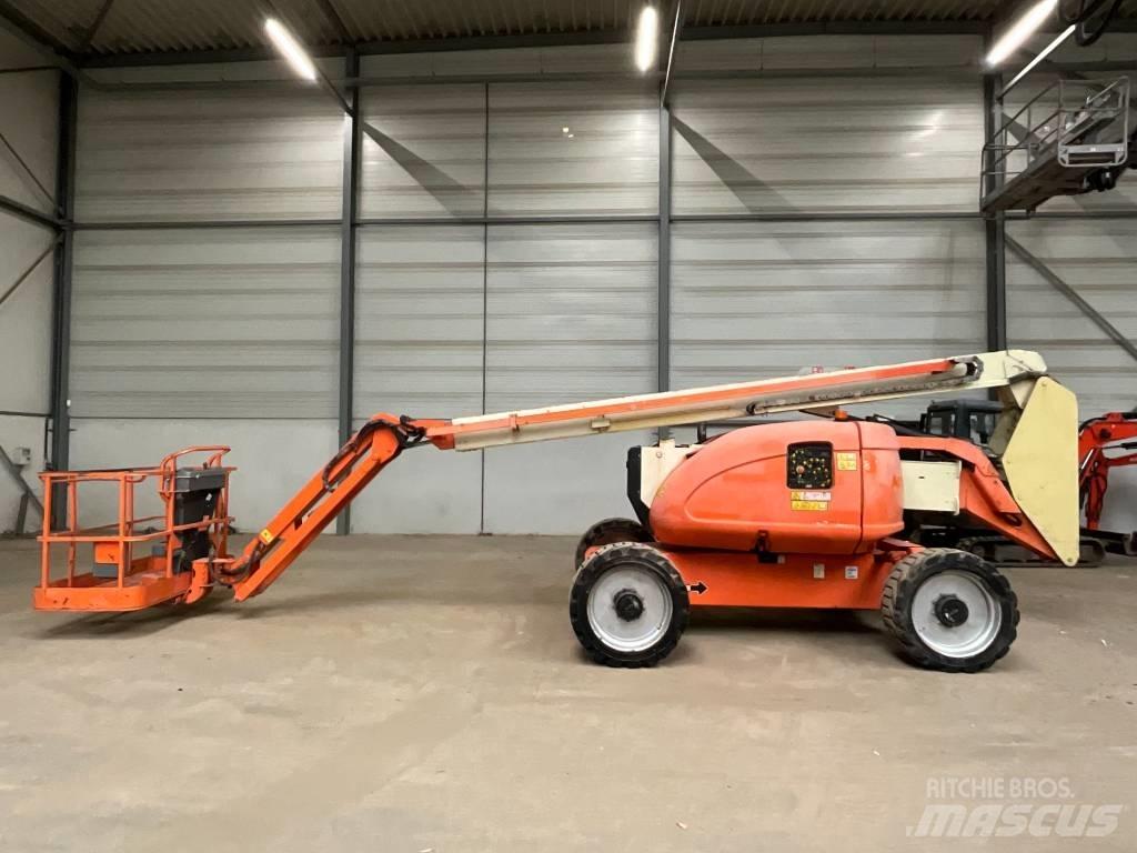 JLG 600 AJ Bomliftar