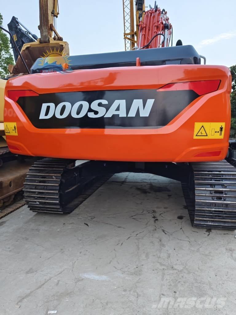 Doosan DX 300 LC Bandgrävare