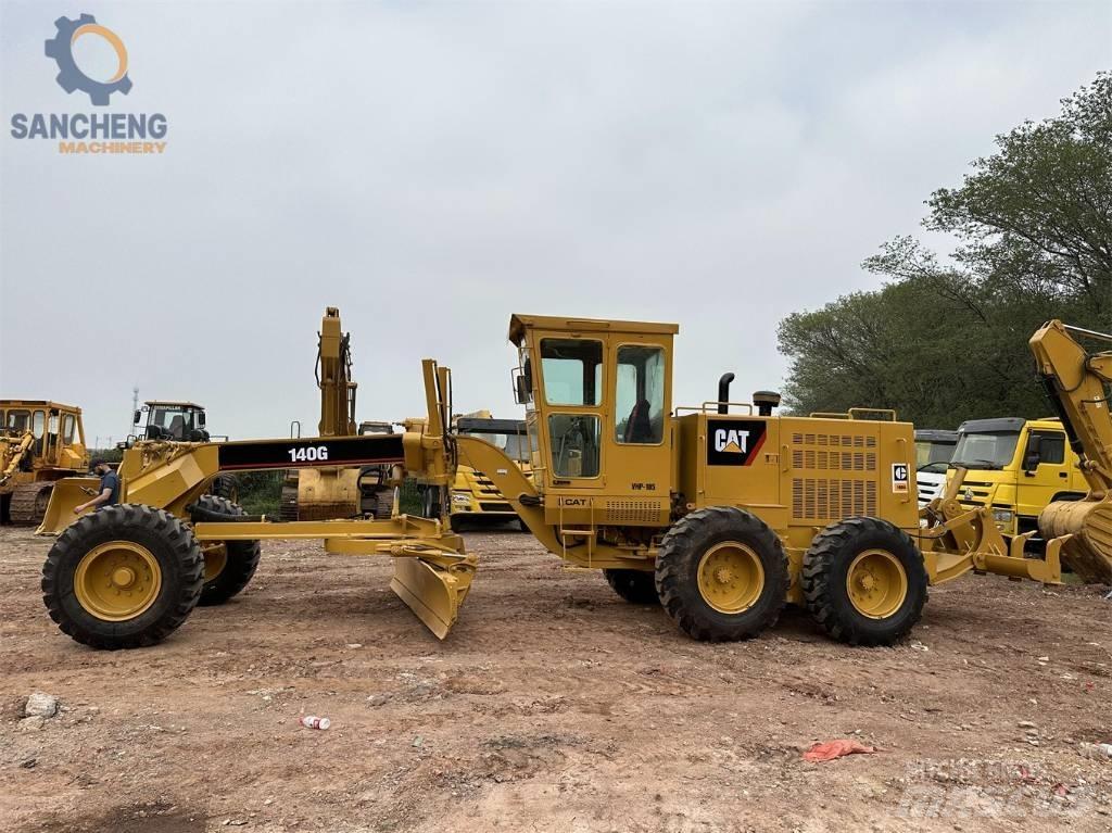 CAT 140 G Väghyvlar