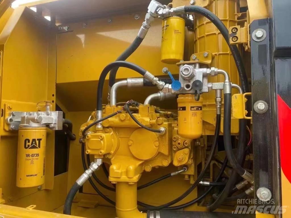 CAT 320 D Bandgrävare