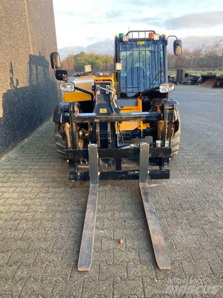 JCB 525-60 E Teleskoplastare