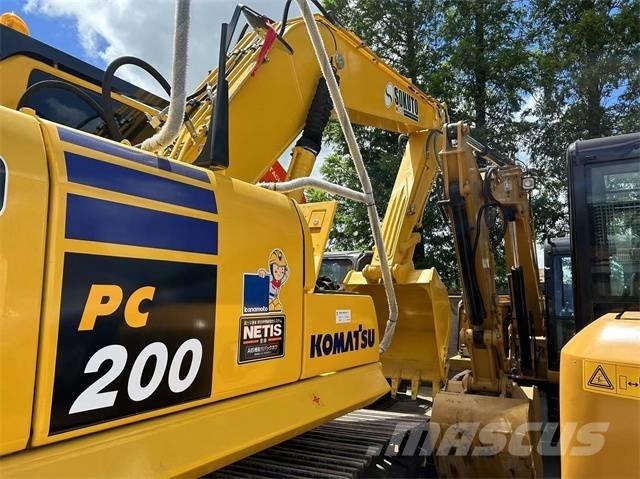 Komatsu PC 200-8 Bandgrävare