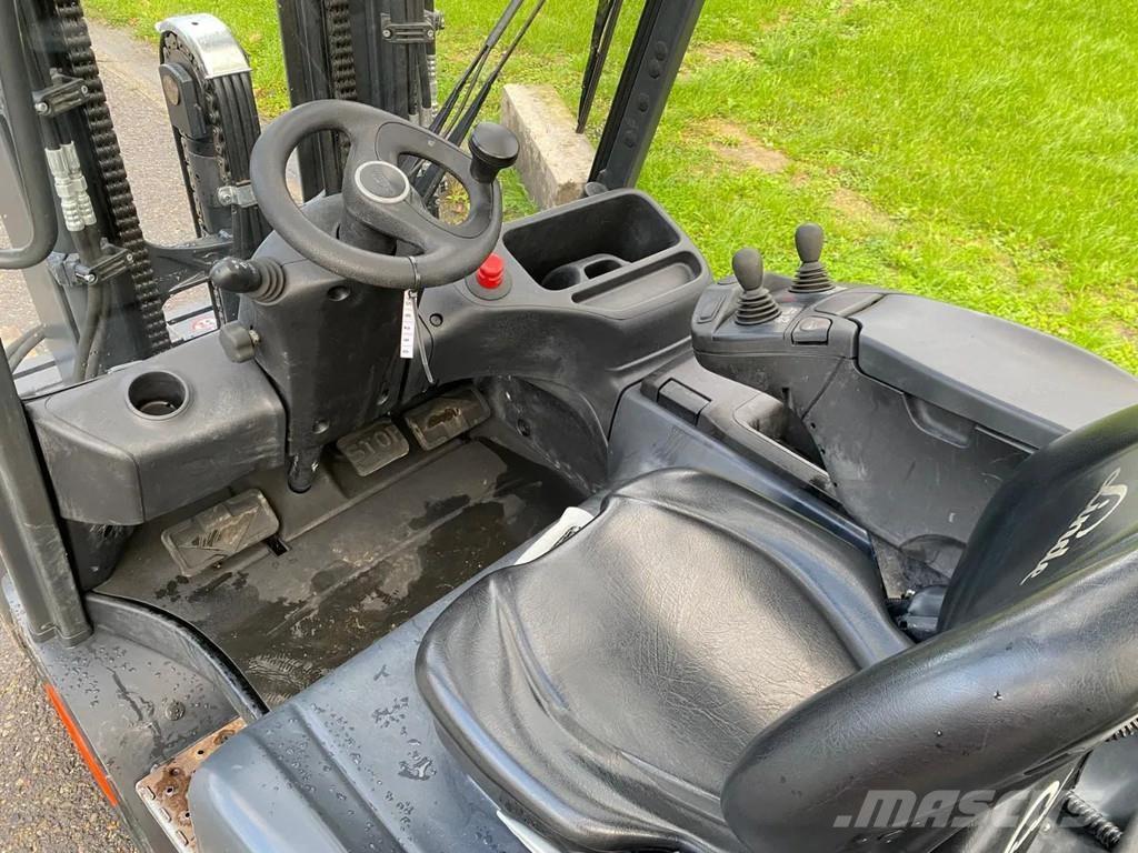 Linde E30L-01 Elmotviktstruckar