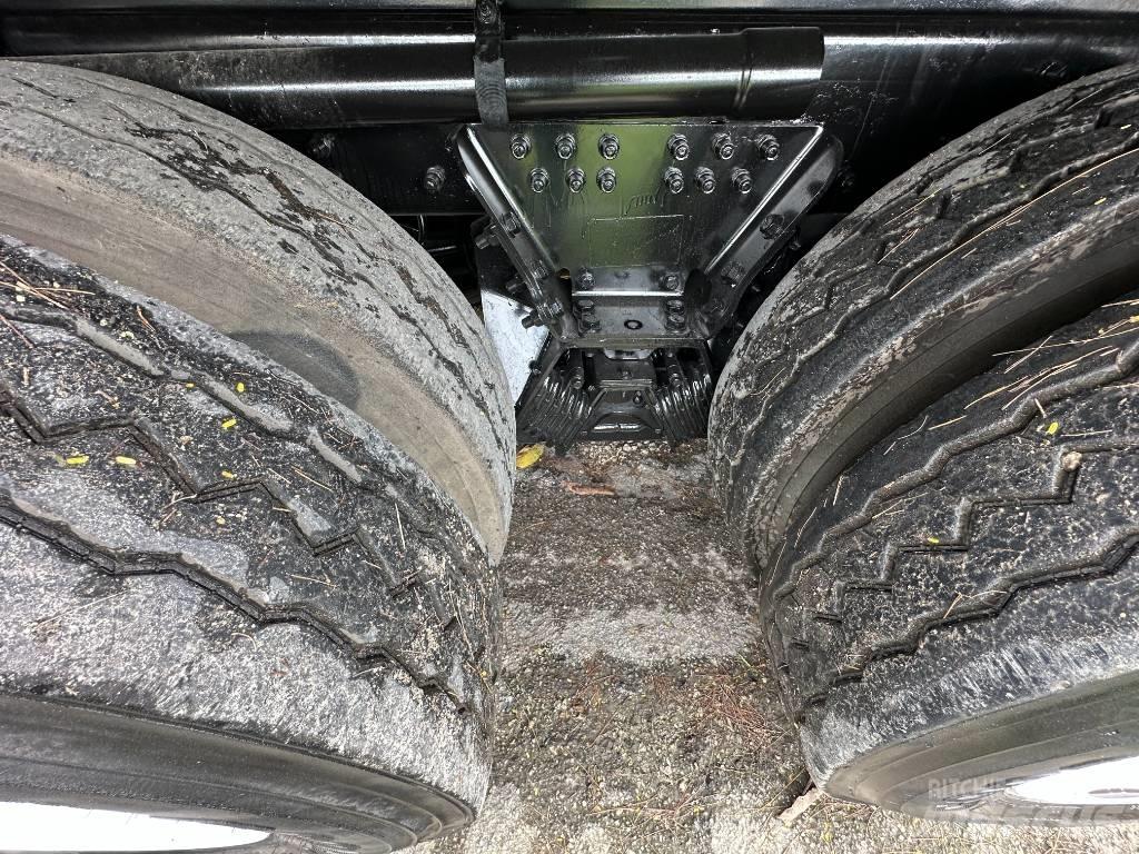 Peterbilt 340 Slamsugningsbil