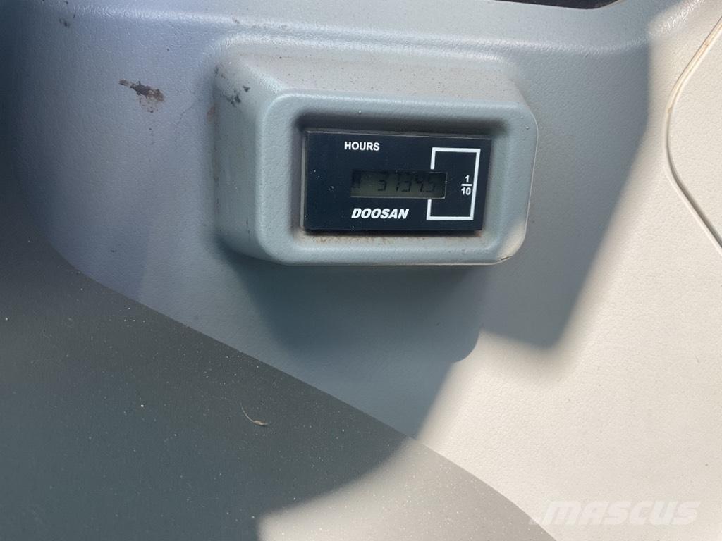Doosan DX140 LCR-5 Bandgrävare