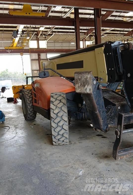 JLG 1055 Teleskoplastare