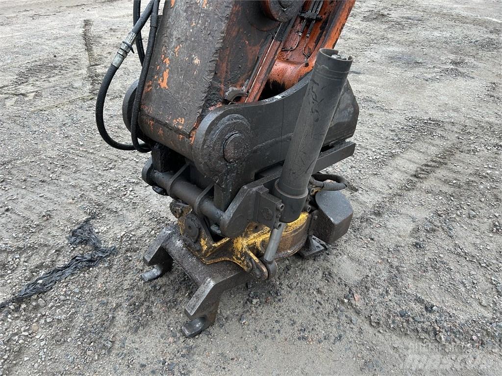 Hitachi ZX210LC-3 Bandgrävare