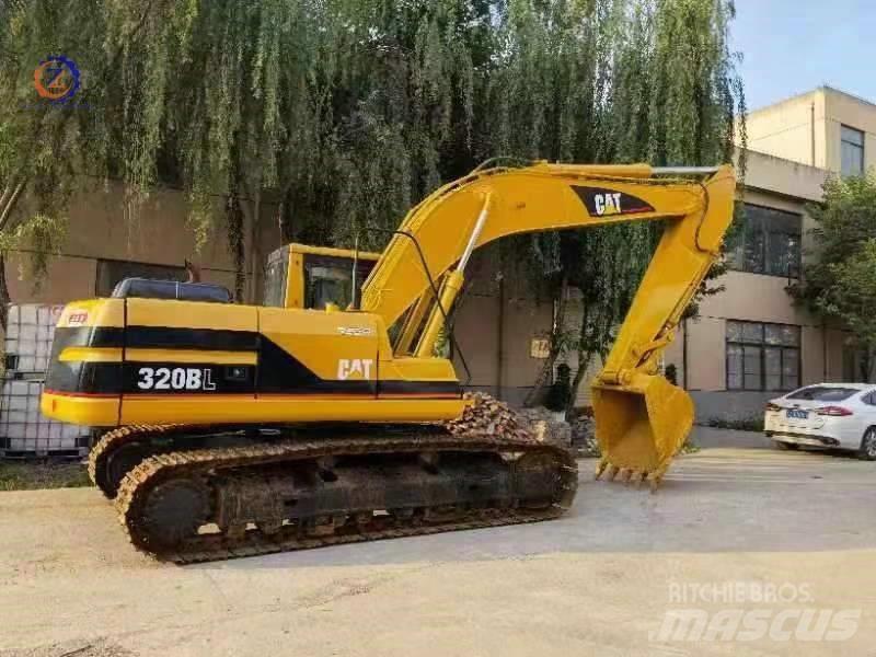 CAT 320 B L Bandgrävare