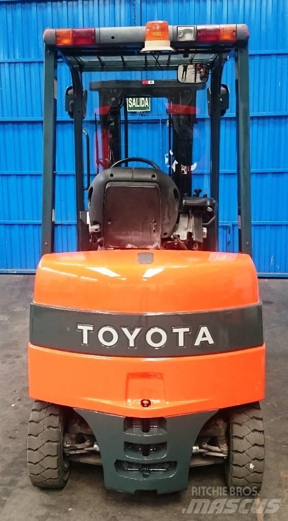 Toyota 7 FBMF 25 Elmotviktstruckar