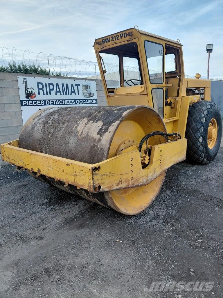 Bomag BW 212 P D Stampar