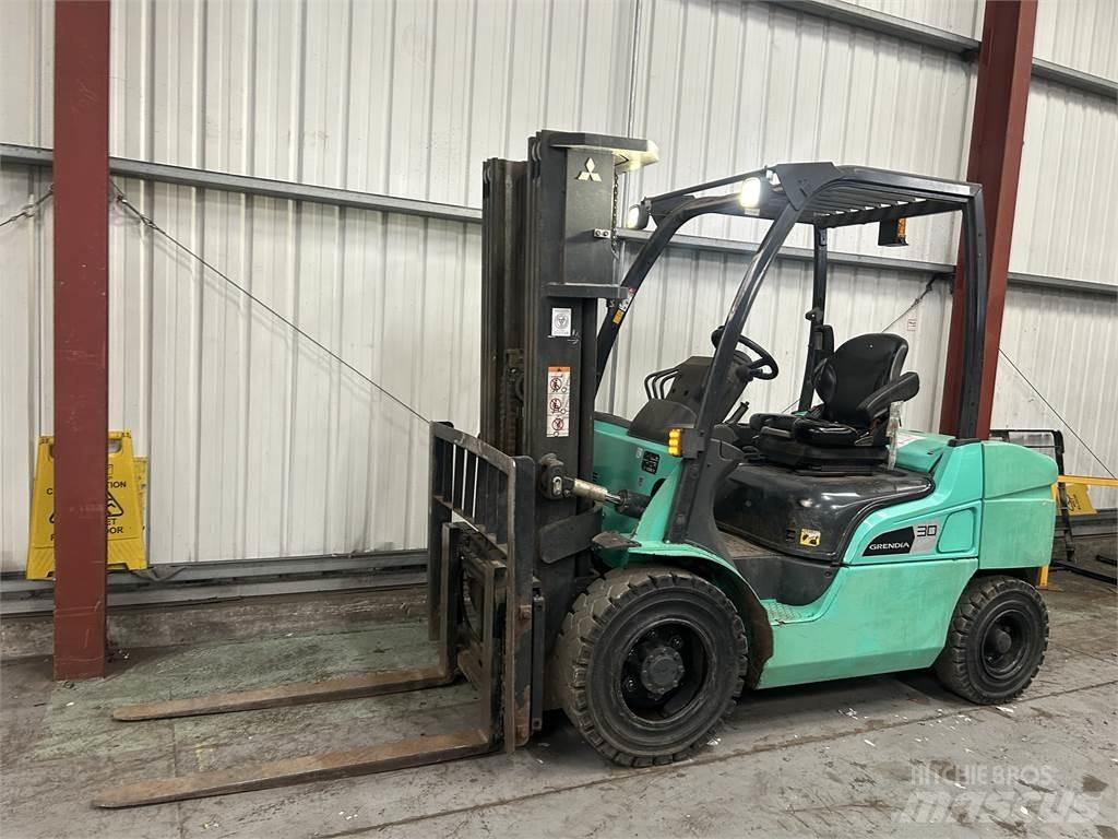 Mitsubishi FD30NT Dieselmotviktstruckar