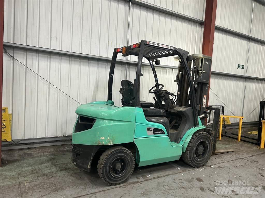 Mitsubishi FD30NT Dieselmotviktstruckar