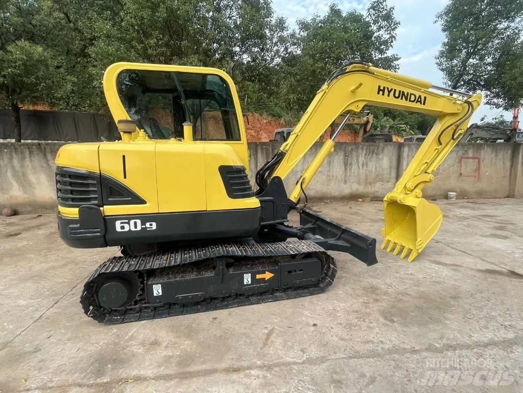 Hyundai R60-9 Bandgrävare