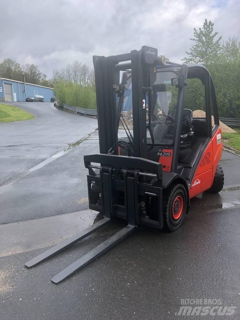Linde H25T Gasolmotviktstruckar