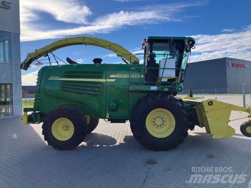 John Deere 7300 Självgående fälthackar