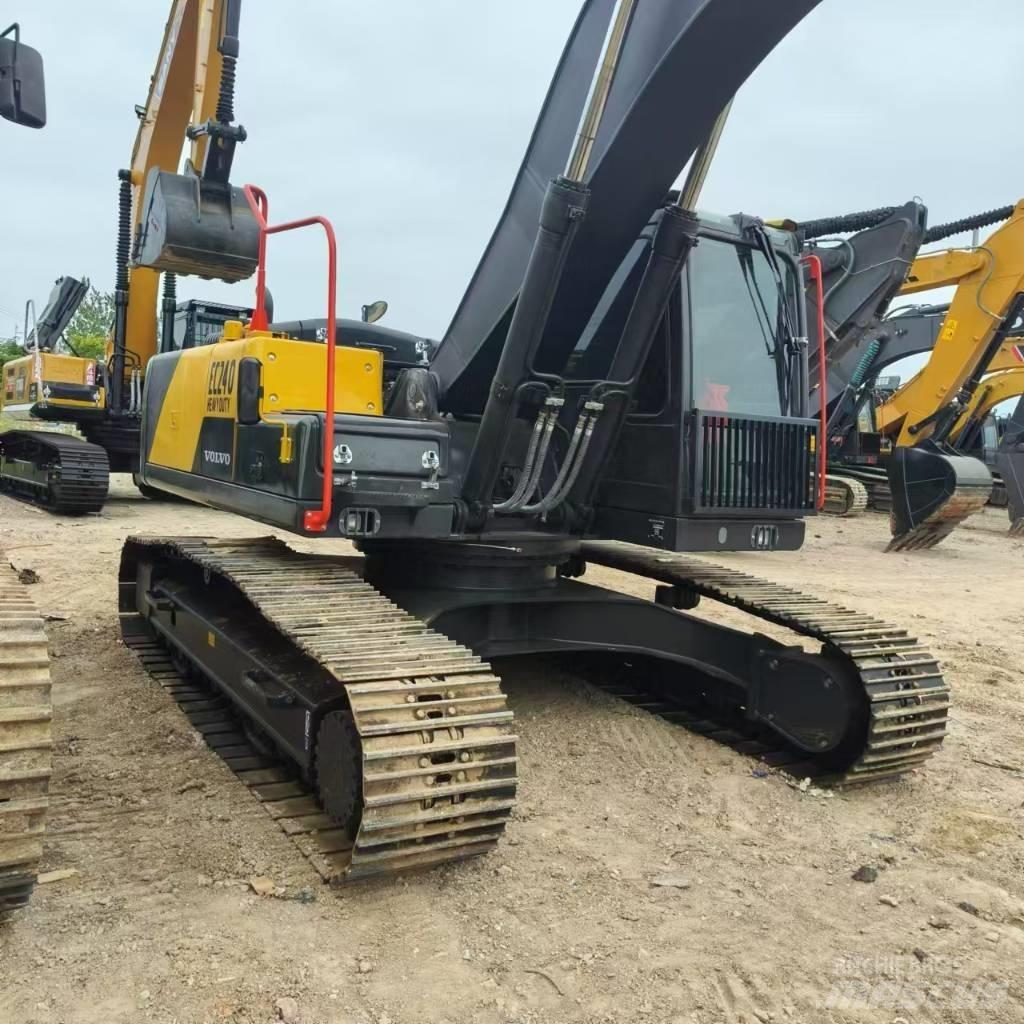 Volvo EC 240 Bandgrävare