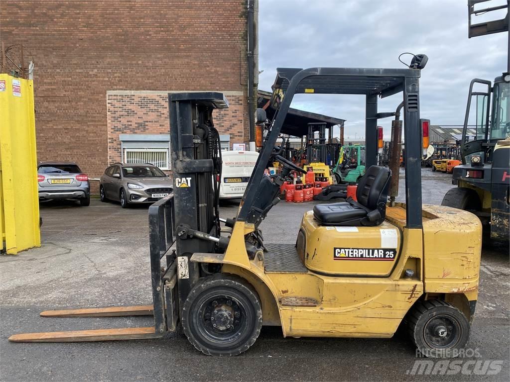 CAT DP25K Dieselmotviktstruckar