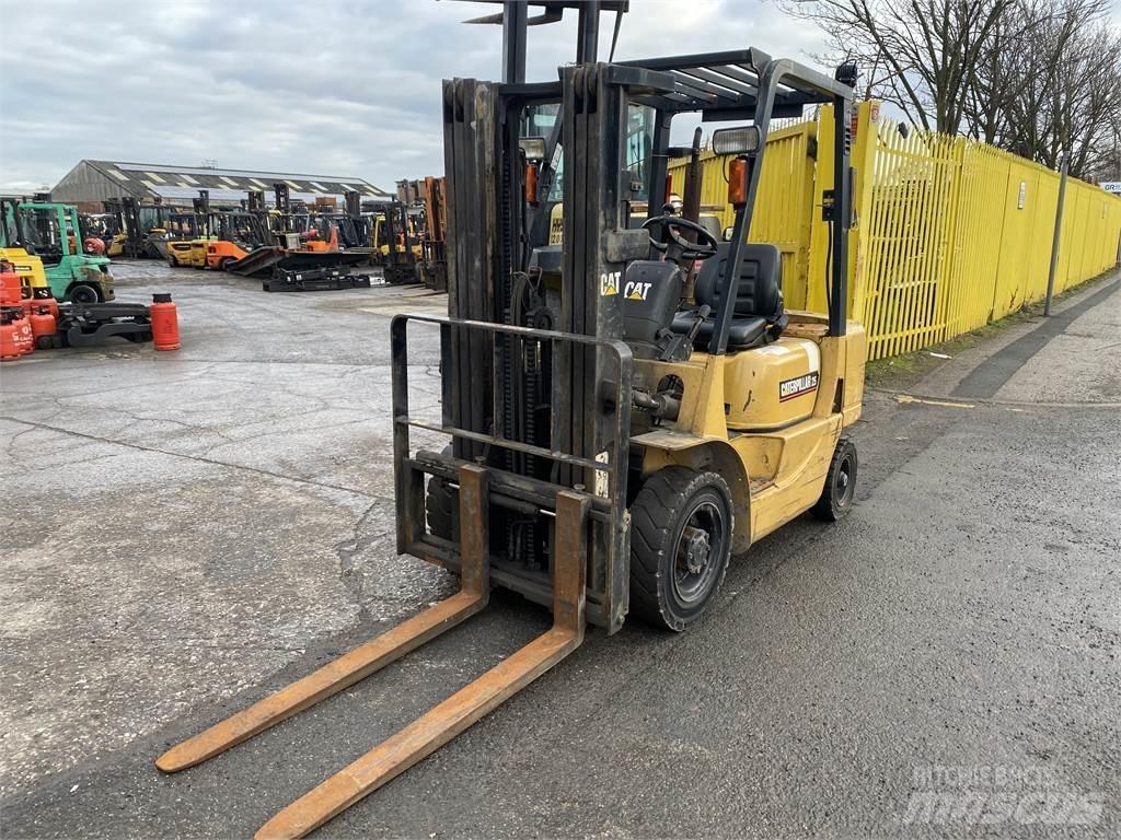 CAT DP25K Dieselmotviktstruckar