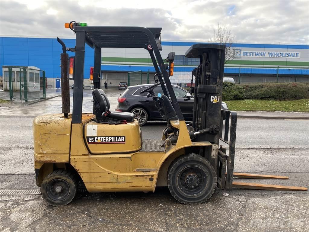 CAT DP25K Dieselmotviktstruckar