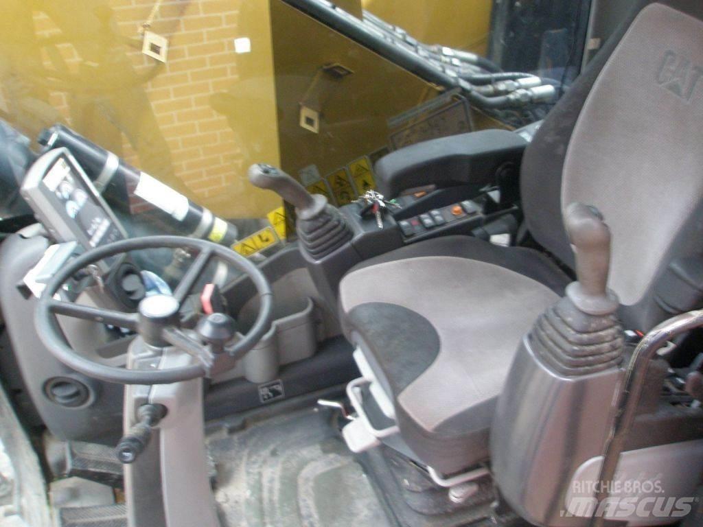 CAT M318D Hjulgrävare