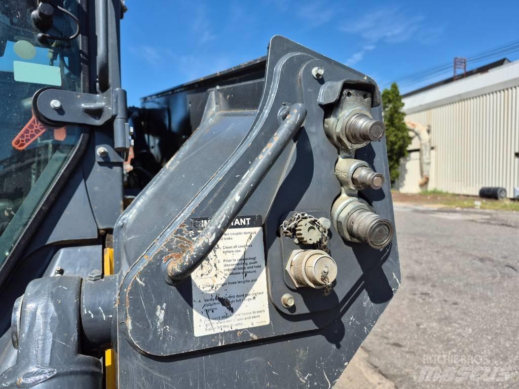 John Deere 331G Kompaktlastare