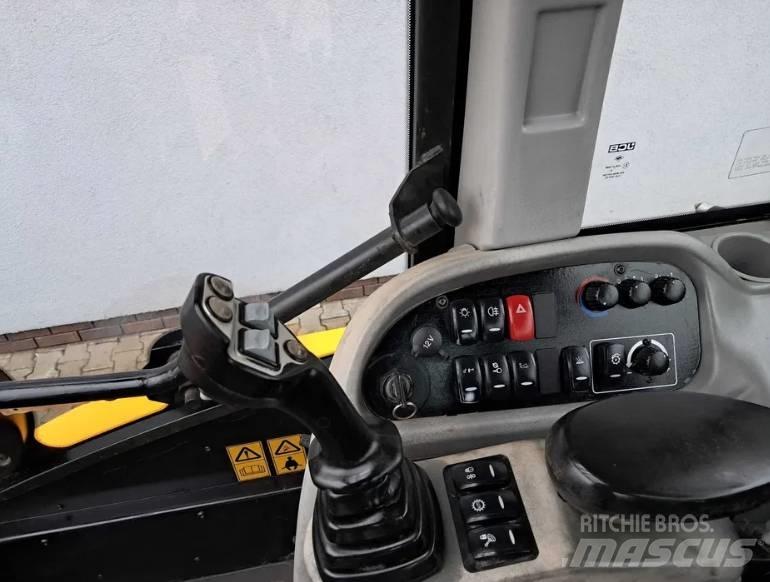 JCB TM 320 S Redskapsbärare för lantbruk