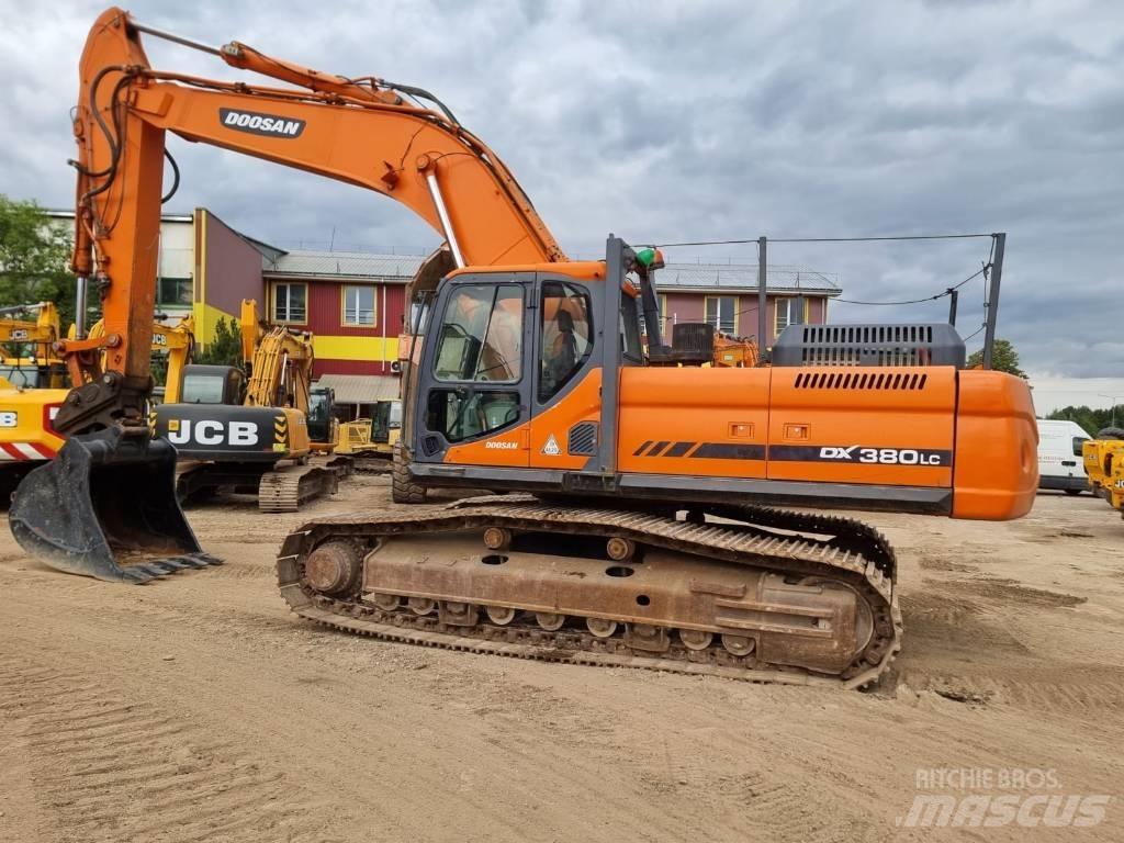 Doosan DX 380 LC Bandgrävare