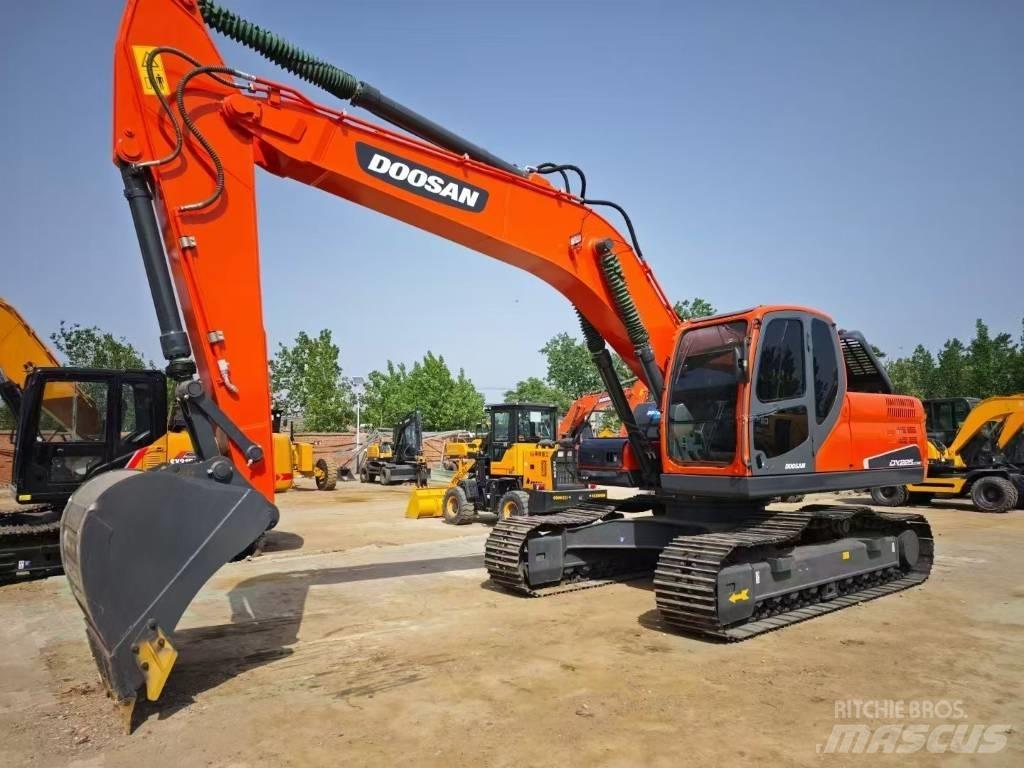 Doosan DX 225 LC Bandgrävare