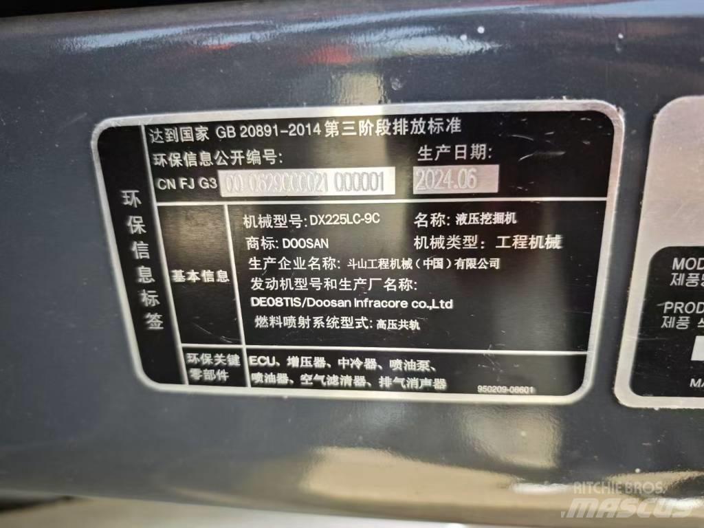Doosan DX 225 LC Bandgrävare