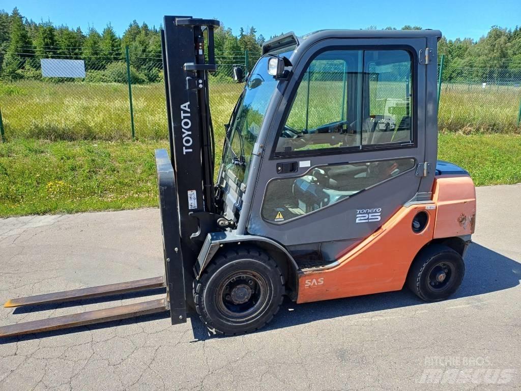 Toyota 02-8FDF25 Dieselmotviktstruckar