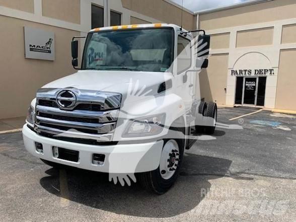 Hino L7 Tippbilar