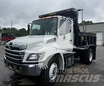 Hino L7 Tippbilar