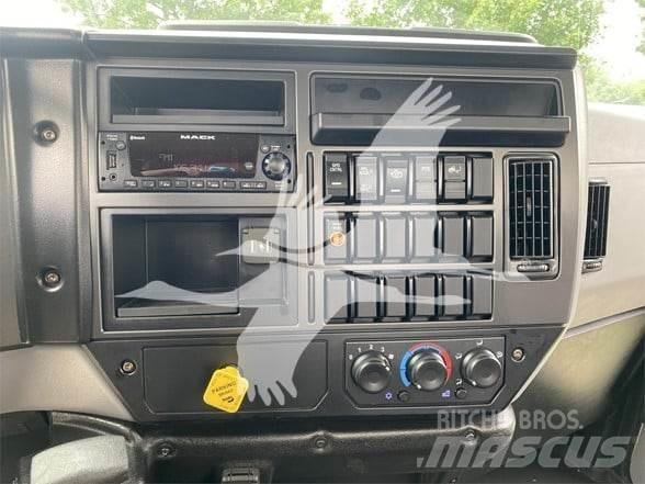Mack MD6 Flakbilar