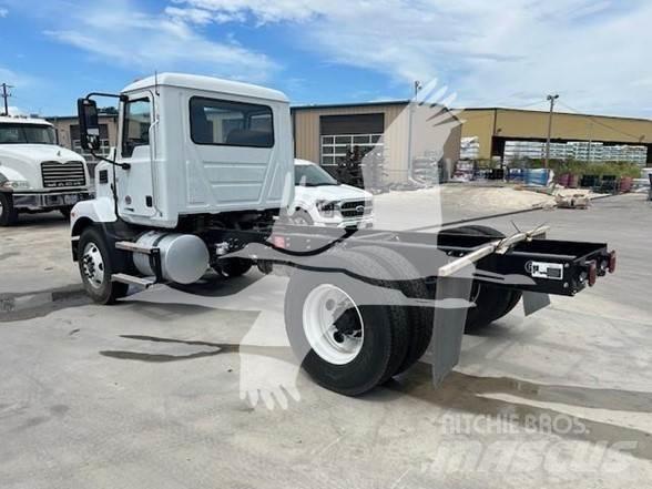 Mack MD6 Chassier