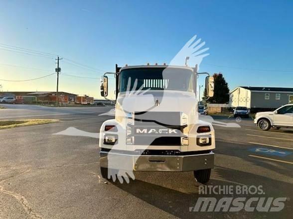 Mack MD6 Flakbilar
