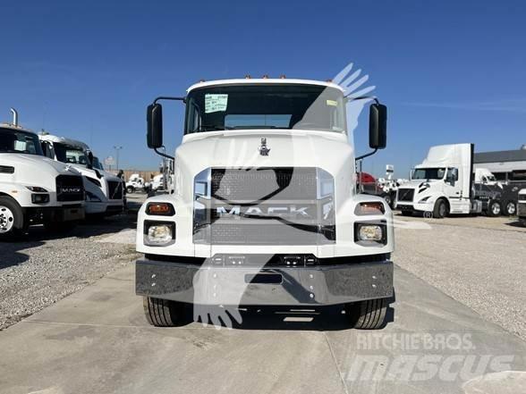 Mack MD6 Chassier