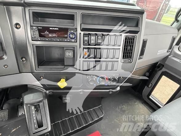 Mack MD6 Flakbilar
