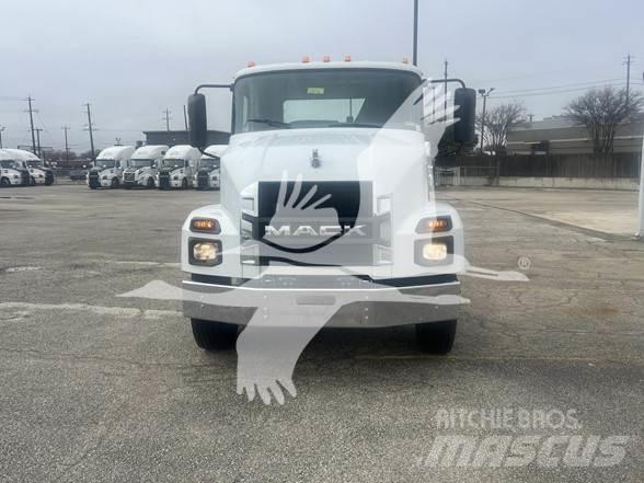 Mack MD6 Chassier