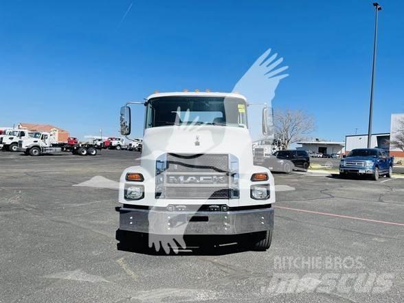 Mack MD6 Chassier