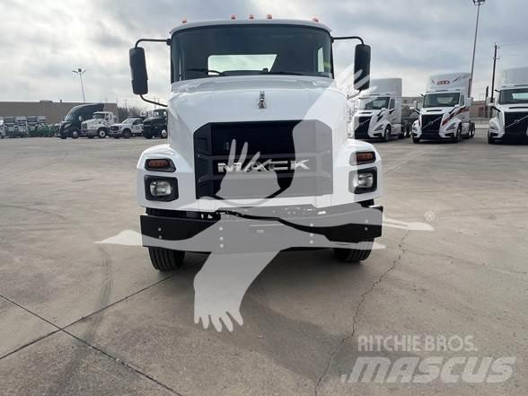 Mack MD6 Chassier