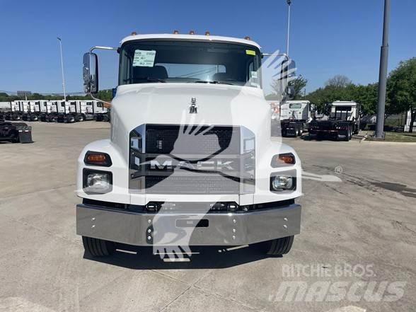 Mack MD6 Dragbilar