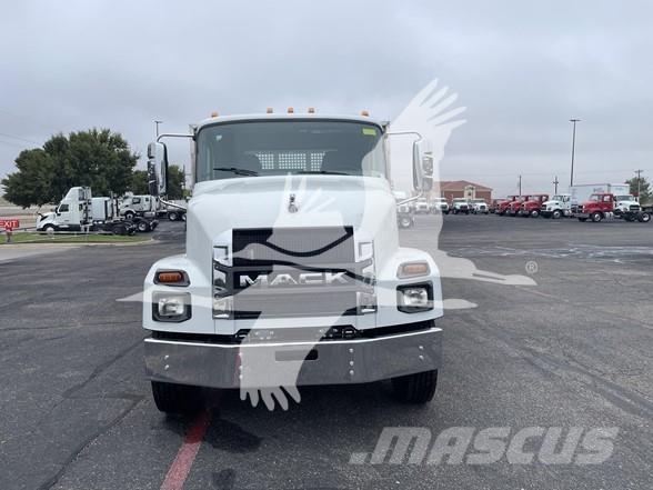 Mack MD6 Entreprenad - Övrigt