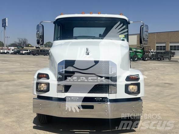 Mack MD6 Chassier