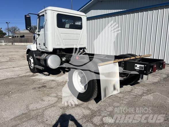 Mack MD6 Chassier