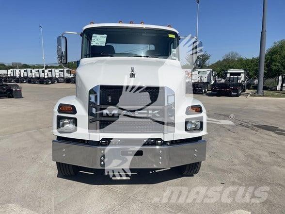 Mack MD6 Dragbilar