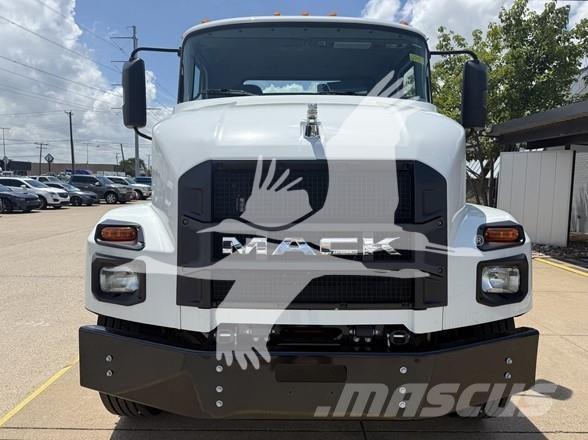 Mack MD6 Chassier