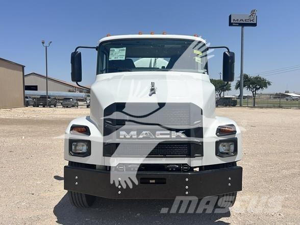 Mack MD6 Entreprenad - Övrigt