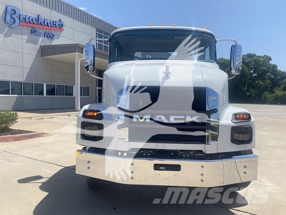 Mack MD6 Chassier